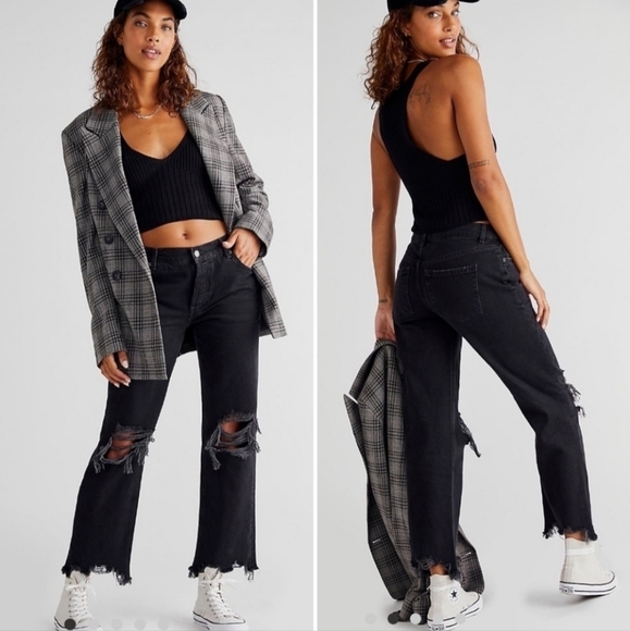 Free People Maggie Mid Rise Washed Black Distressed Straight Leg Crop Jeans - Picture 1 of 9